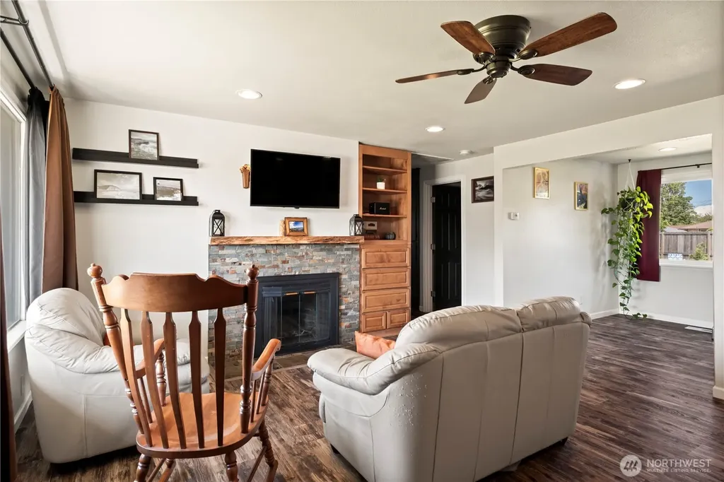 576 SE 5th Avenue Oak Harbor WA 98277