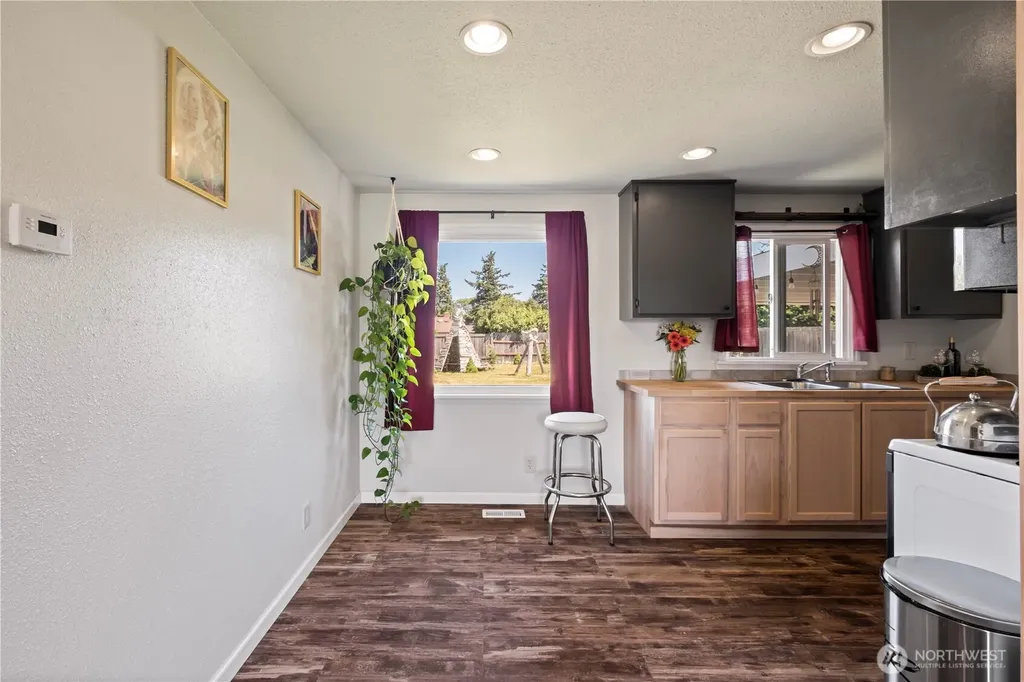 576 SE 5th Avenue Oak Harbor WA 98277