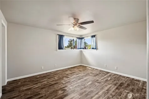 576 SE 5th Avenue Oak Harbor WA 98277
