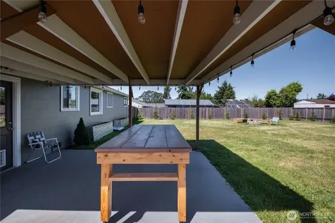 576 SE 5th Avenue Oak Harbor WA 98277