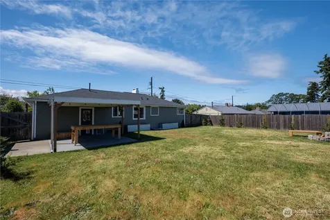 576 SE 5th Avenue Oak Harbor WA 98277