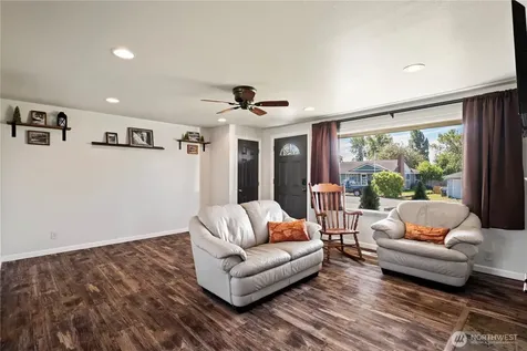 576 SE 5th Avenue Oak Harbor WA 98277
