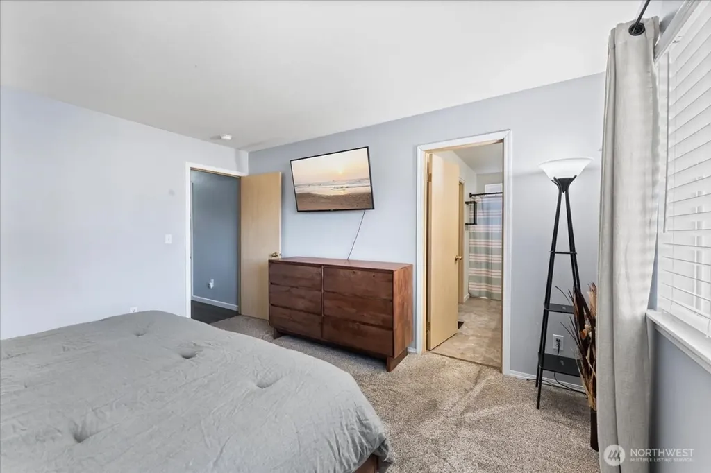 18402 39th Avenue E Tacoma WA 98446
