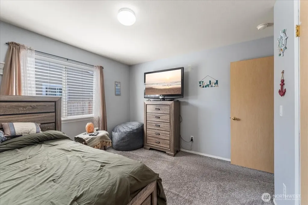 18402 39th Avenue E Tacoma WA 98446