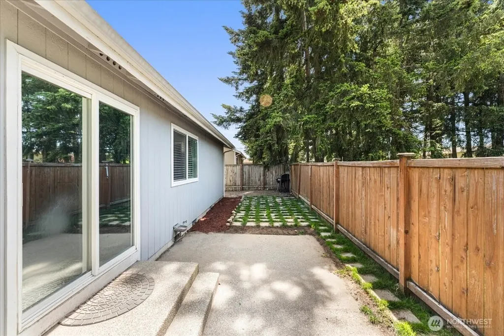 18402 39th Avenue E Tacoma WA 98446