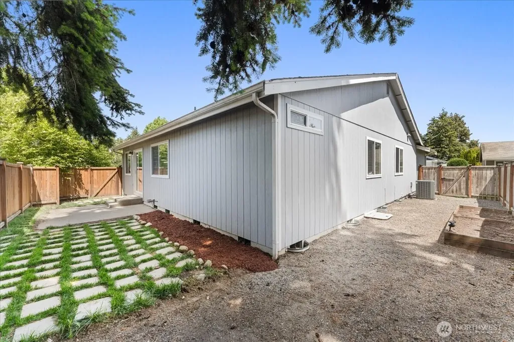 18402 39th Avenue E Tacoma WA 98446