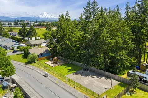 18402 39th Avenue E Tacoma WA 98446