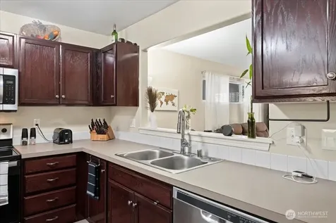 18402 39th Avenue E Tacoma WA 98446