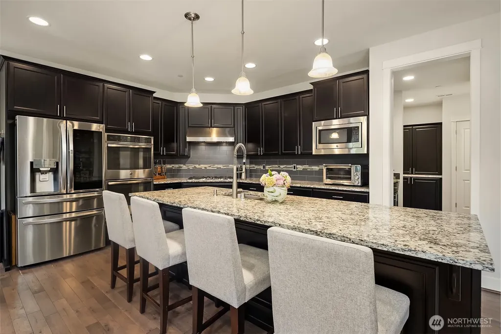 5529 165th Place SW Lynnwood WA 98037