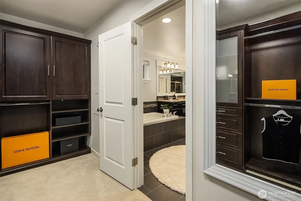 5529 165th Place SW Lynnwood WA 98037