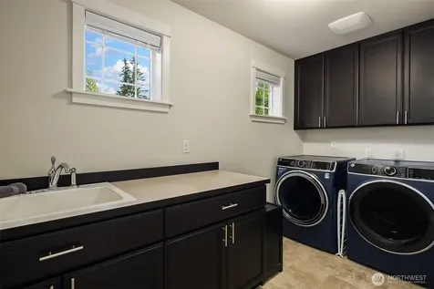 5529 165th Place SW Lynnwood WA 98037