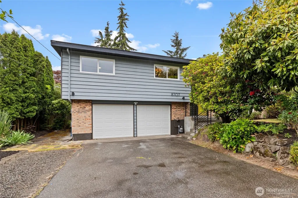 8707 Maple Lane Edmonds WA 98026