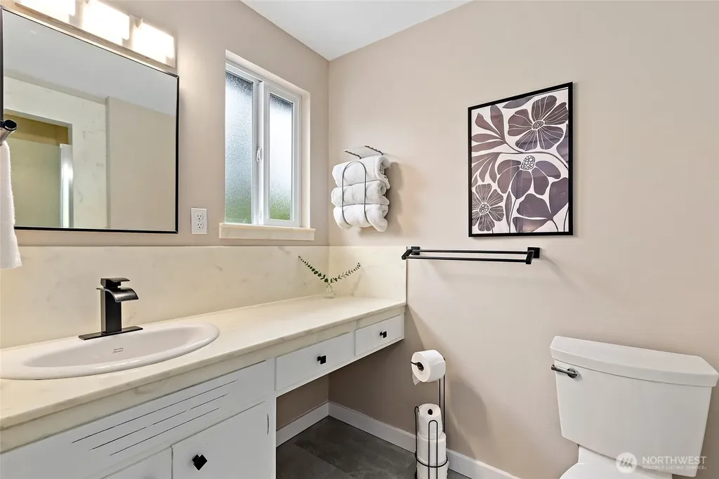 8707 Maple Lane Edmonds WA 98026