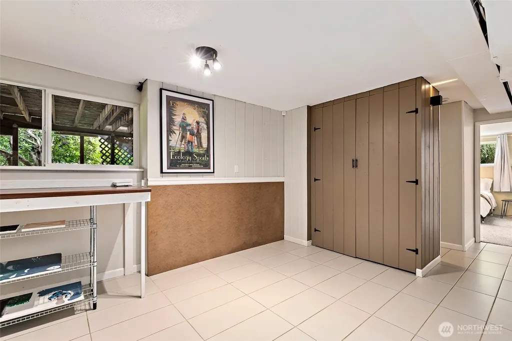 8707 Maple Lane Edmonds WA 98026