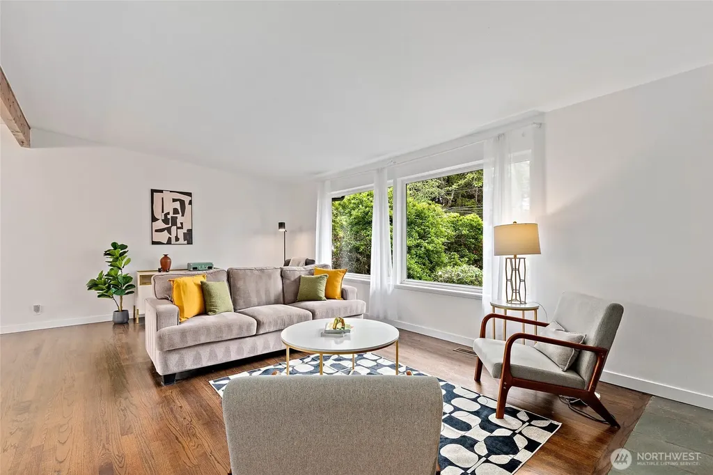 8707 Maple Lane Edmonds WA 98026