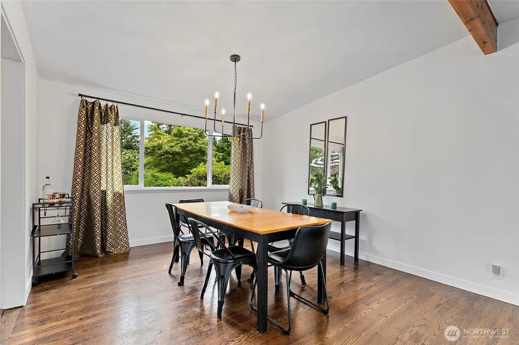8707 Maple Lane Edmonds WA 98026