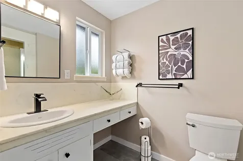 8707 Maple Lane Edmonds WA 98026