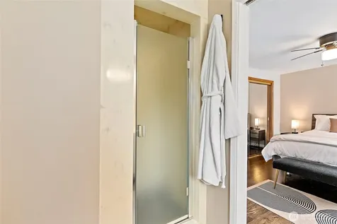 8707 Maple Lane Edmonds WA 98026