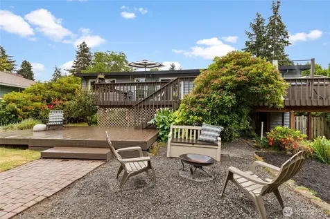 8707 Maple Lane Edmonds WA 98026