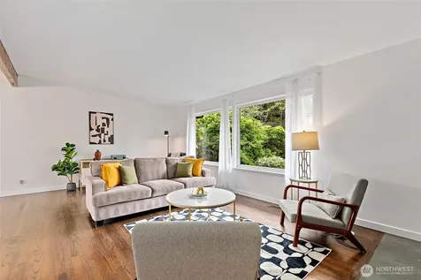 8707 Maple Lane Edmonds WA 98026
