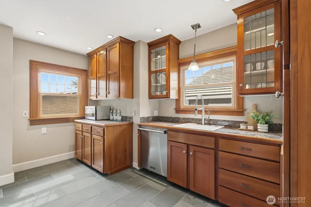 6506 17th Avenue NE Seattle WA 98115