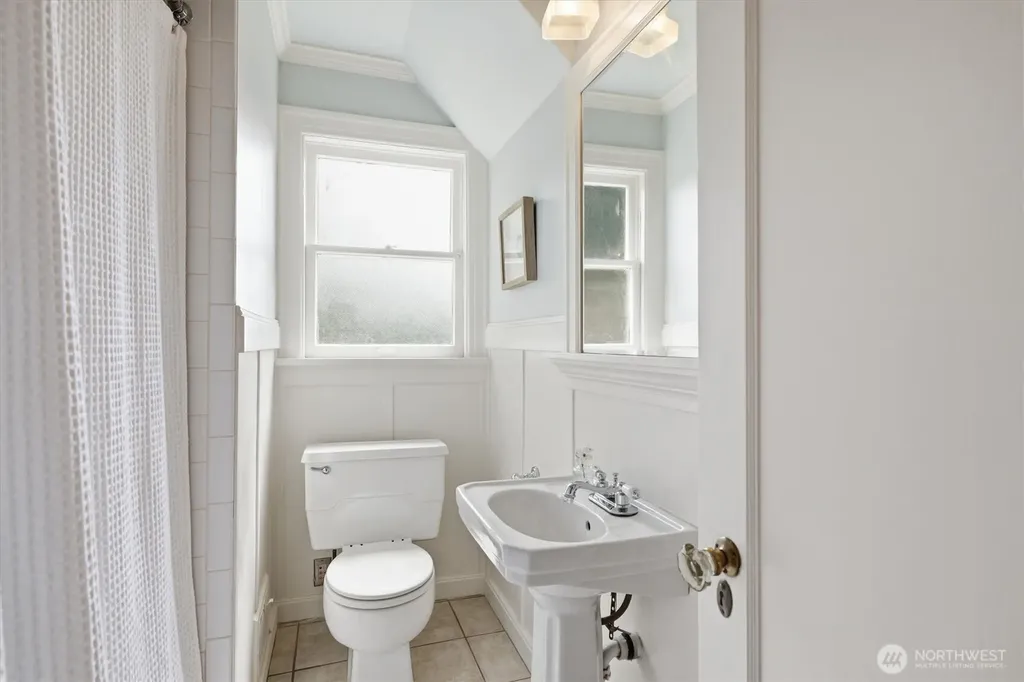 6506 17th Avenue NE Seattle WA 98115
