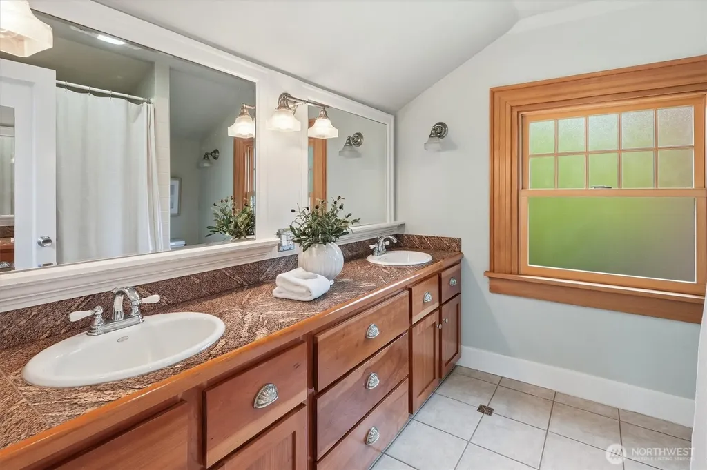6506 17th Avenue NE Seattle WA 98115