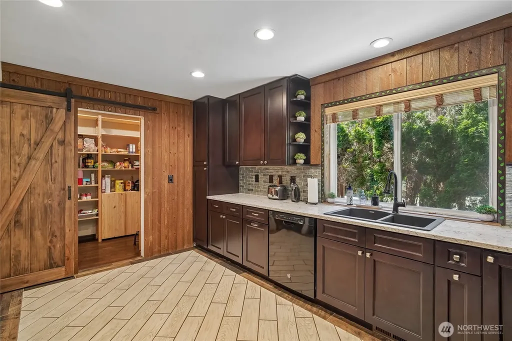 2236 11th Street Pl SW Puyallup WA 98371