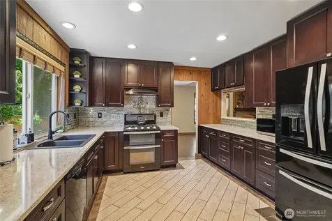 2236 11th Street Pl SW Puyallup WA 98371