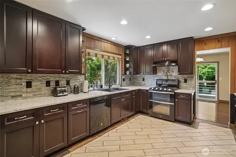 2236 11th Street Pl SW Puyallup WA 98371