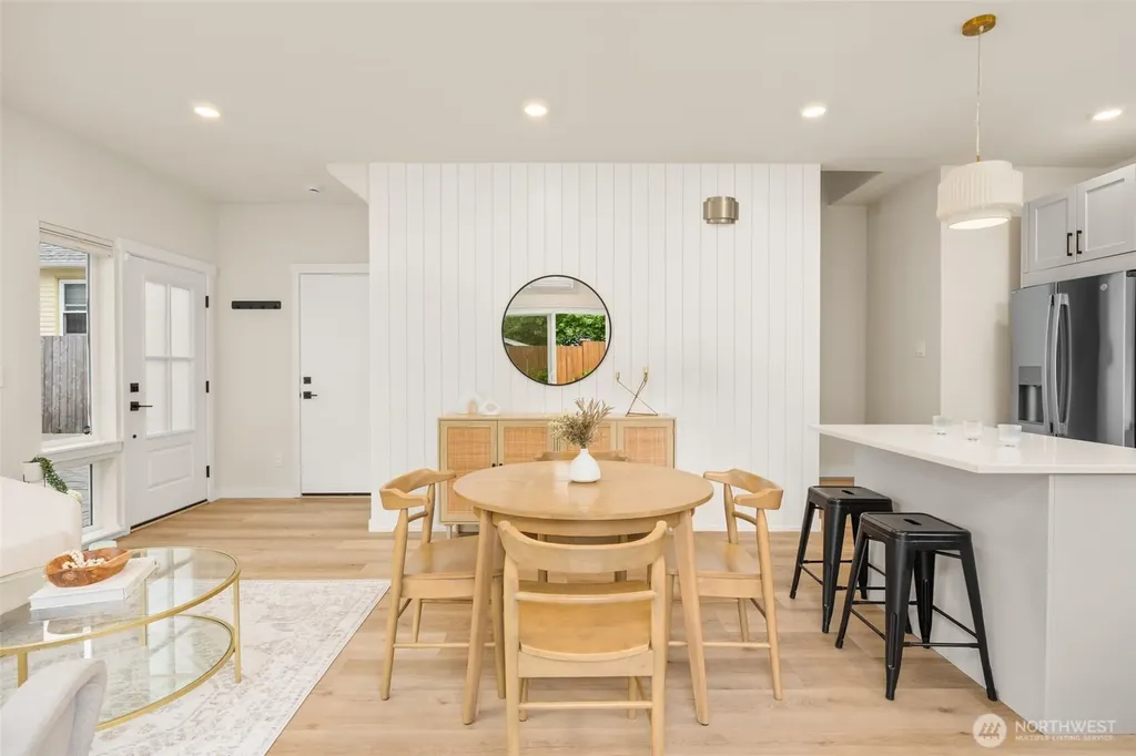 6226 7th Avenue NE Seattle WA 98107