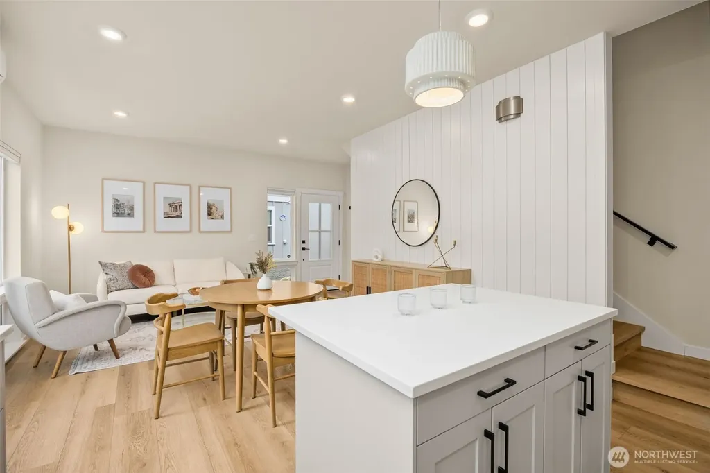 6226 7th Avenue NE Seattle WA 98107