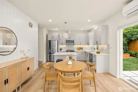 6226 7th Avenue NE Seattle WA 98107