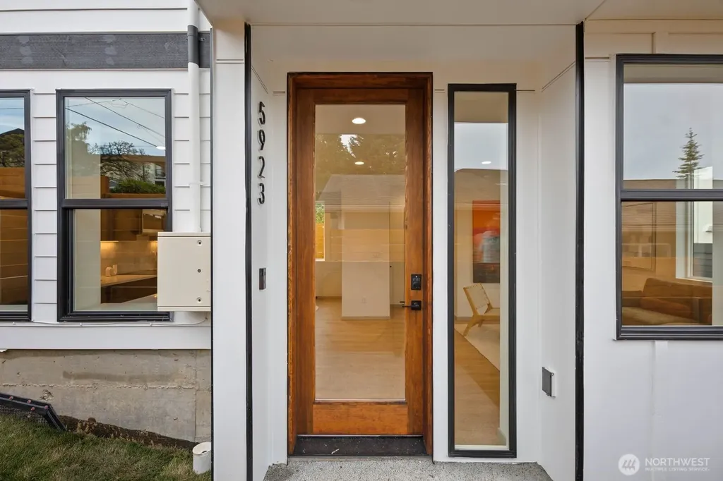 5921 32nd Avenue SW Seattle WA 98126