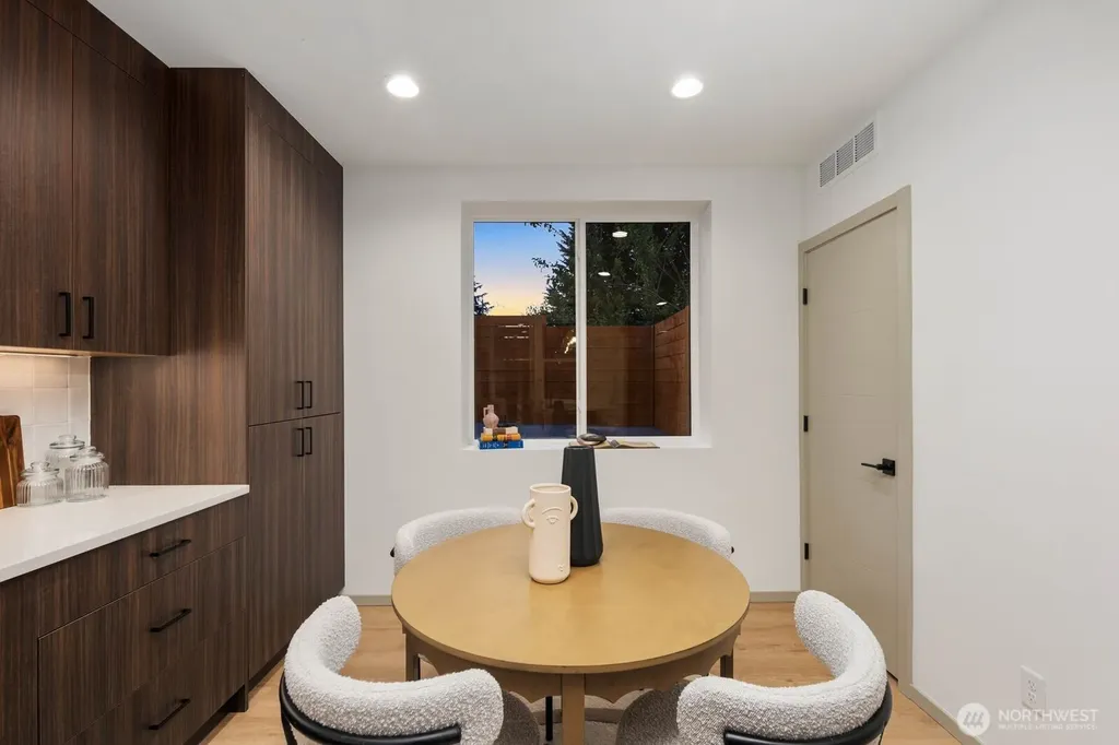 5921 32nd Avenue SW Seattle WA 98126