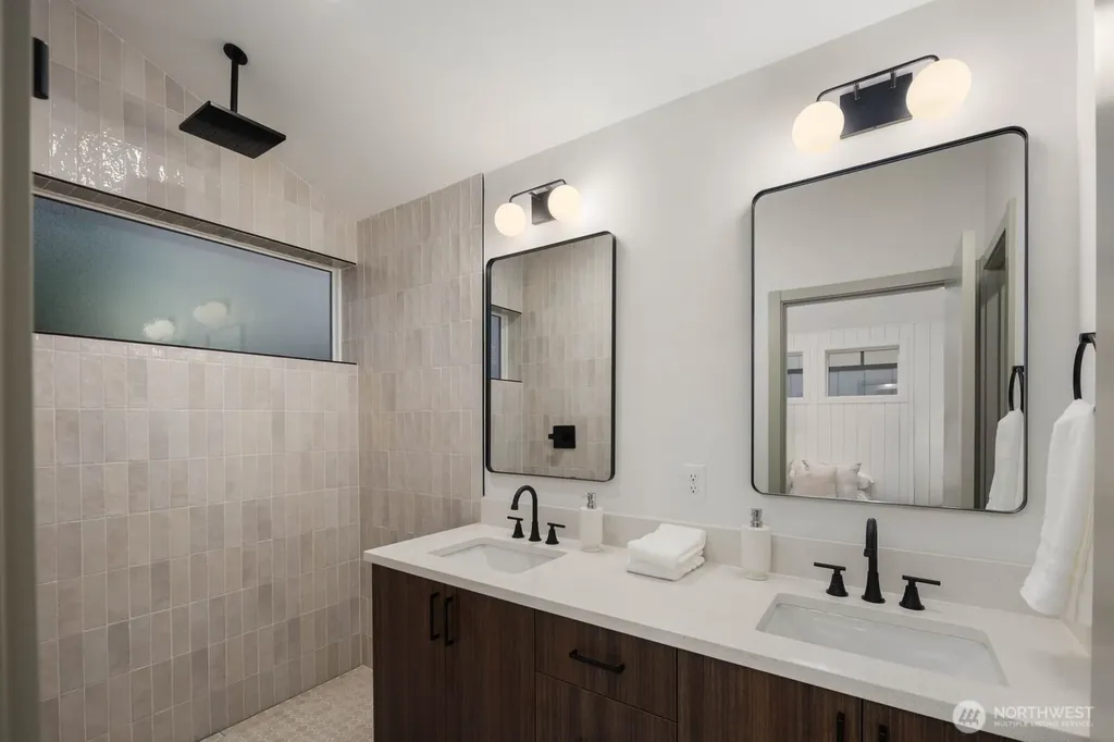 5921 32nd Avenue SW Seattle WA 98126