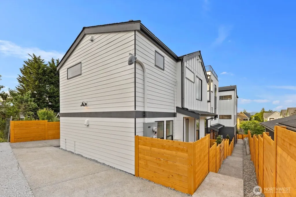 5921 32nd Avenue SW Seattle WA 98126