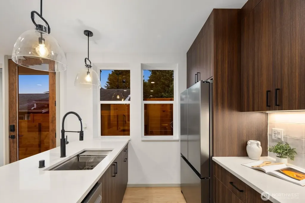 5921 32nd Avenue SW Seattle WA 98126