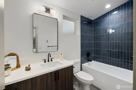 5921 32nd Avenue SW Seattle WA 98126