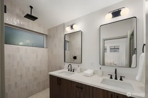 5921 32nd Avenue SW Seattle WA 98126
