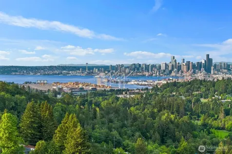 5921 32nd Avenue SW Seattle WA 98126