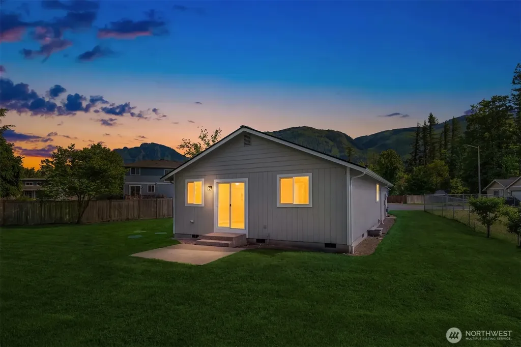 1502 Elizabeth Lane Gold Bar WA 98251
