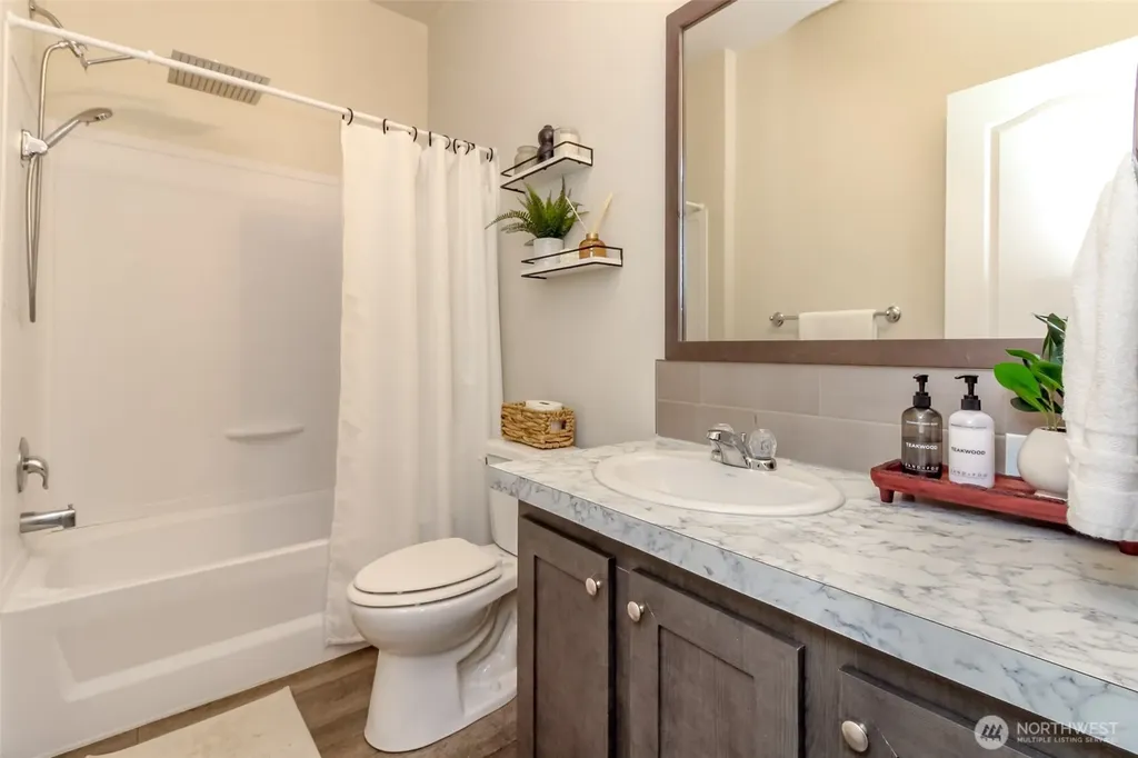 37856 40th Avenue S Auburn WA 98001
