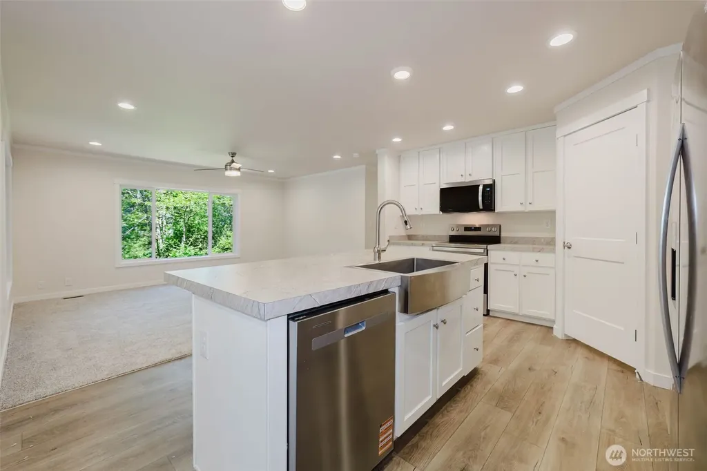 401 E Trails End Drive Belfair WA 98528