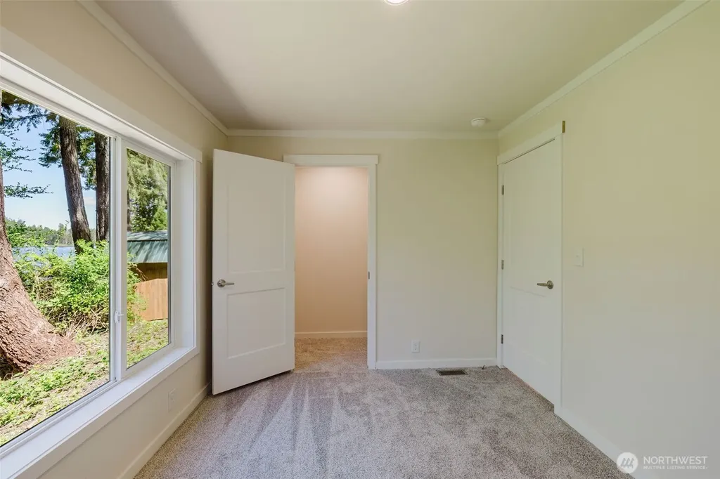 401 E Trails End Drive Belfair WA 98528