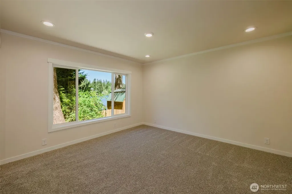401 E Trails End Drive Belfair WA 98528