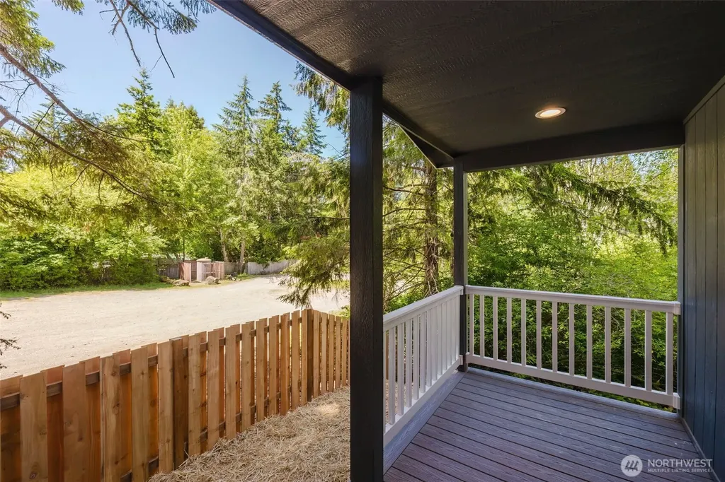 401 E Trails End Drive Belfair WA 98528