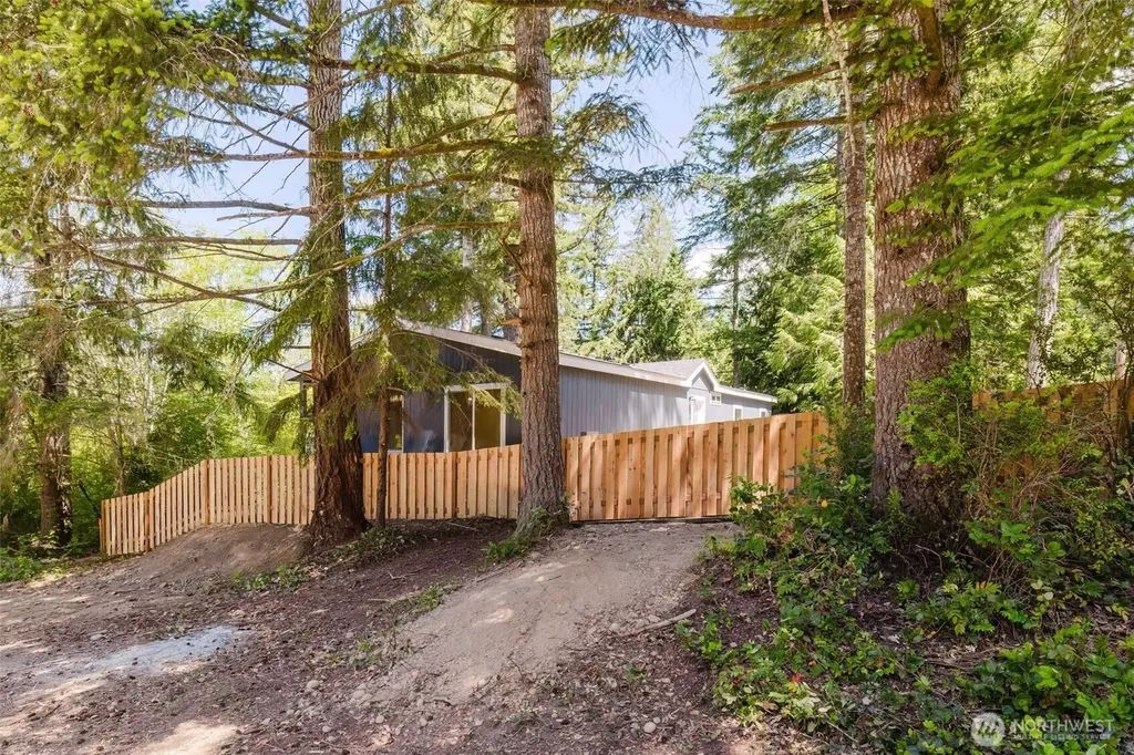 401 E Trails End Drive Belfair WA 98528