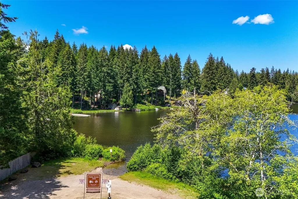 401 E Trails End Drive Belfair WA 98528