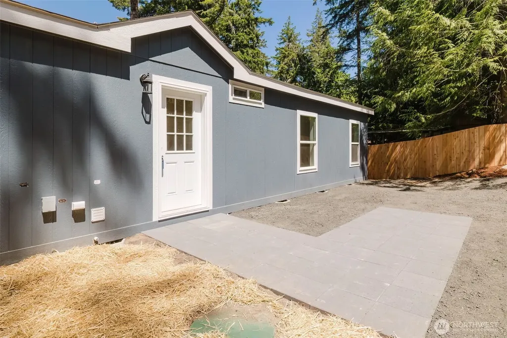 401 E Trails End Drive Belfair WA 98528